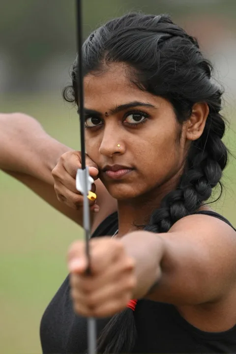 Focused archer \u2013 Realistisch (OurDream)